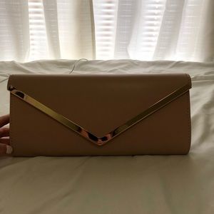 Aldo tan clutch